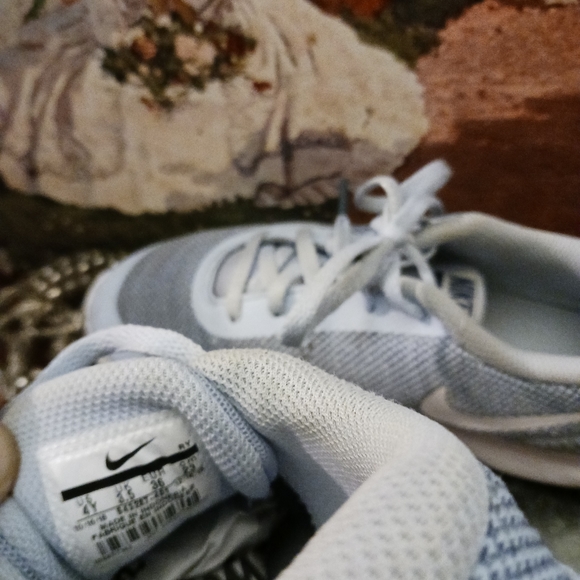 👟👟🧦Nike flex Blue & White sneakers👕👖Size 4Y, Nice Buy Nice Colors.❤️👋🛍 - Picture 5 of 13